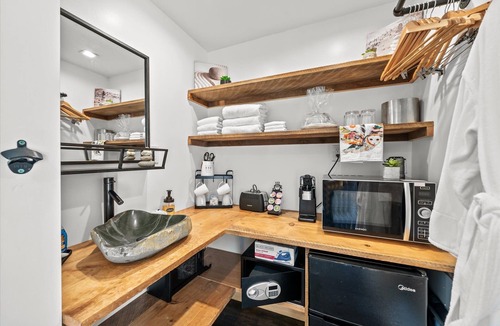 Hancock Hotel | Sleep in Serenity-A Peaceful Retreat Inspired by the Flow of the River