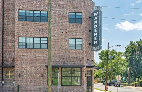 Portsmouth House | Sleeps 32 Only 10 minutes to Broadway 4 Condos Side by Side