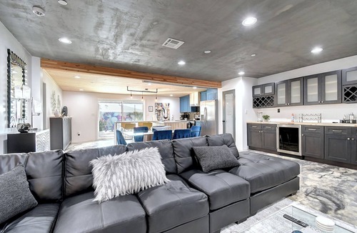 Cox Heights House | So Scottsdale Modern Bungalow w/6 Bdrms!