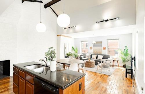 Pendleton Apartment | Soaring 2BR Parkside Loft Walkable to it All