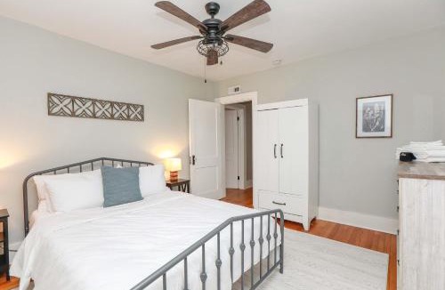Ghent Apartment | Sojourn at Colley Manor Unit 2 Sleeps 4