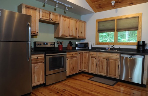 Rileyville Cabin | "Solitude" Secluded 1 BR Cabin Nestled in the Woods w/Hot Tub near Luray, VA.