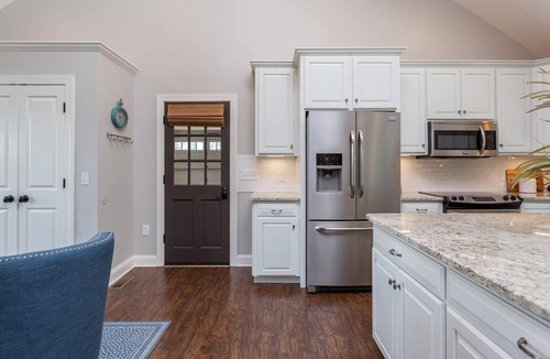 Cross Keys House | Solon Serenity: A Beautiful, Serene Setting with Mtn Views, Weekly and Monthly Discounts!