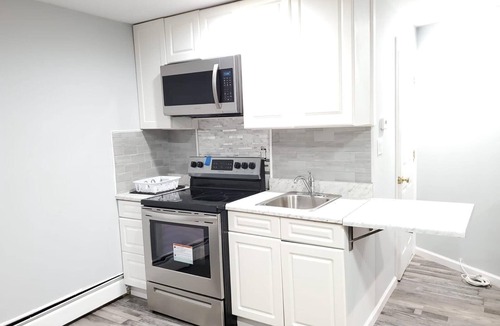 Pelham Gardens Apartment | Soothing Studio in The Bronx for a relaxing getaway