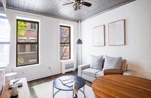 West Village Apartment | Sophisticated 2BD Apartment on Barrow Street, Greenwich Village
