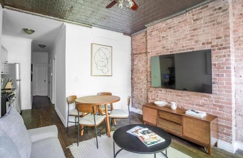West Village Apartment | Sophisticated 2BD Apartment on Barrow Street, Greenwich Village