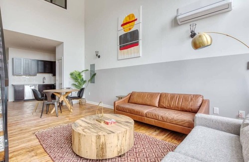 West Philadelphia Apartment | Sosuite | 2BR Loft w W/D, Gym, Lounge