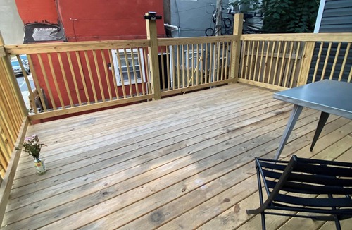 East Parkside Apartment | Spacious 1 bedroom near Phila Zoo/Fairmount Park. Rear Deck, Wifi, Coffee Maker