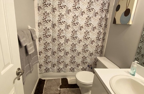 Edgemoor Condo | spacious 2 bedroom, 2 bathroom condo