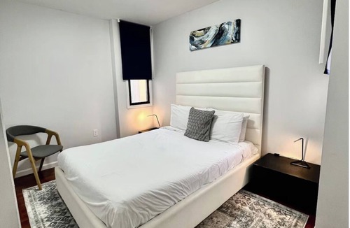Chinatown Apartment | Spacious 2Bd Apt Perfect for Downtown travel in style!