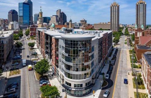 Chatham-Arch Apartment | Spacious 2BR Apt on Mass Ave w Kitchen
