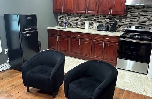 Queens Apartment | Spacious 3-bedroom apartment in cool Queens with WiFi, AC