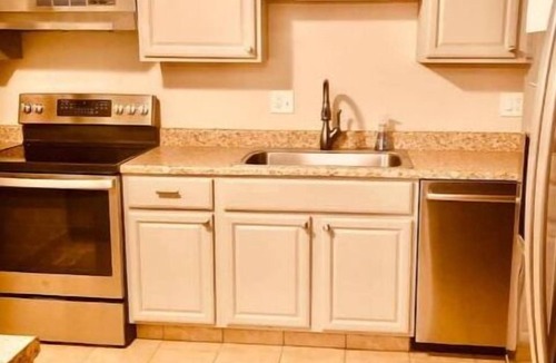 Herndon Boat Rental | Spacious 3Br/2Bth close to INOVA & Reston Hospitals, DC, and Dulles airport