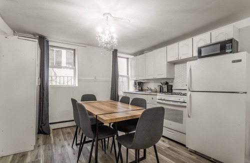 Rose Hill Apartment | Spacious 3BR Apt in Kips Bay - 5 Star Location!