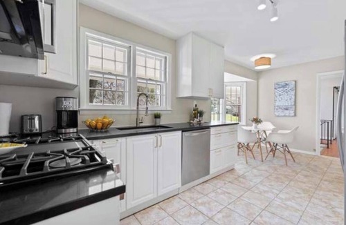 Colesville House | Spacious 4-bedroom house in amazing Silver Spring with WiFi, AC
