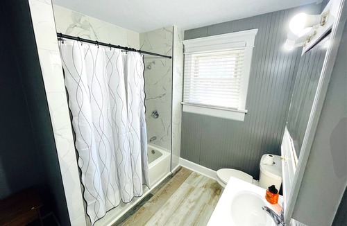 Mansfield House | Spacious 4-bedroom house with AC, WiFi in Mansfield