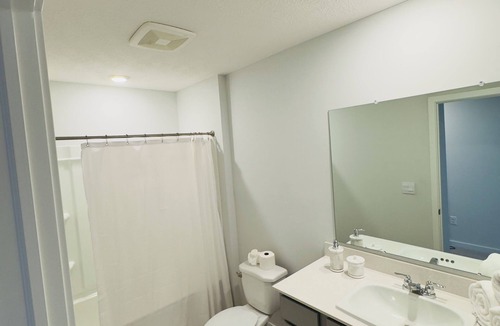 Summit Station House | Spacious 4-bedroom house in enjoyable Columbus with WiFi, AC