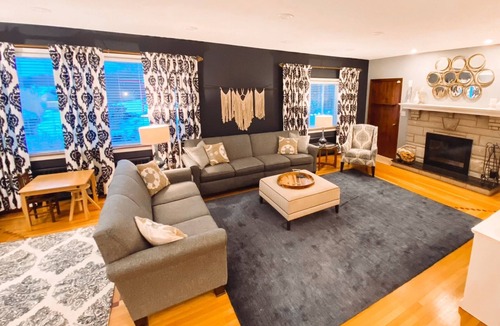 Wendel House | Spacious 4-bedroom house right off turnpike