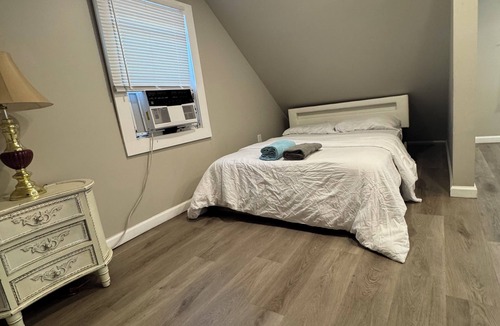 East Orange Apartment | Spacious 4-bedroom apartment in nice East Orange with WiFi, AC