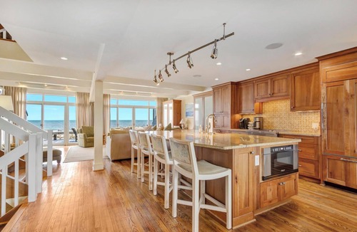 North Shores House | Spacious 4BR/5BA Oceanfront Townhouse - Community Pool,Tennis Court