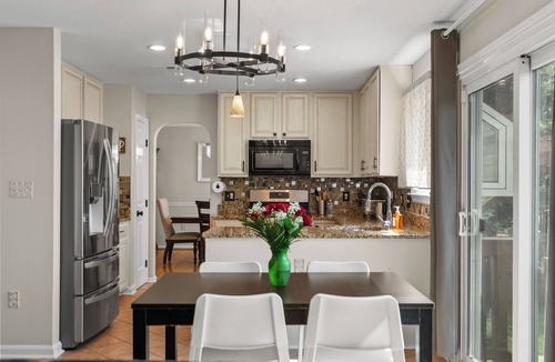 Dale City House | Spacious 5-bedroom house near DC
