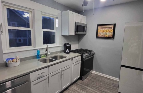 Highland Square House | Spacious 5-Bedroom Home in Highland Square Akron