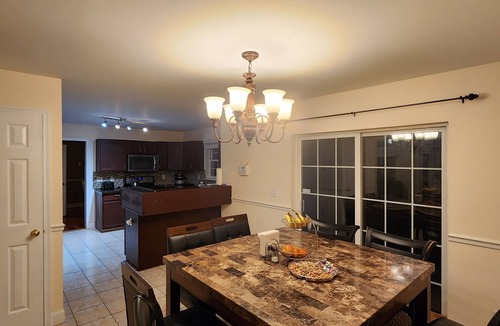 Bushkill House | Spacious 5-bedroom house enjoyable Bushkill w/AC - game room - WiFi -EV charger