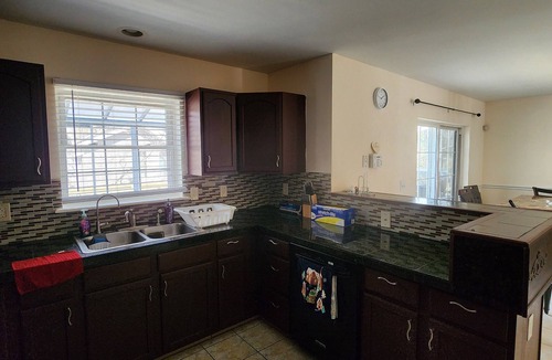 Bushkill House | Spacious 5-bedroom house enjoyable Bushkill w/AC - game room - WiFi -EV charger