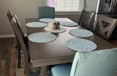Lake Como House | Spacious 5-bedroom house in beautiful Belmar w/WiFi. 2 blocks from the beach!