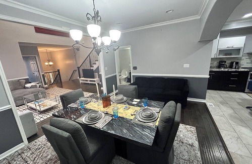 Southeast House | Spacious 5-bedroom townhome with WiFi, equipment room in beautiful Washington DC
