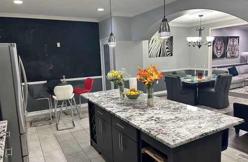 Southeast House | Spacious 5-bedroom townhome with WiFi, equipment room in beautiful Washington DC