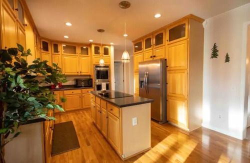 Tannersville House | Spacious 5 BR w/Mountaintop Views-2 Min to Hunter