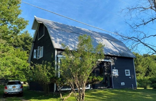 Cochecton House | SPACIOUS and COMFY RENOVATED BARN - pets welcome!