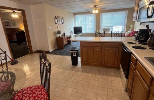 Sayre Apartment | Spacious Apt near Guthrie/Packer