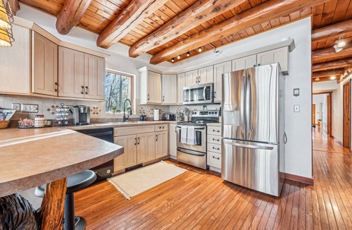 Stahlstown Cabin | Spacious Cabin-Laurel Highlands-Bike-Hike-Raft-Ski-Golf, Black Fern Cabin