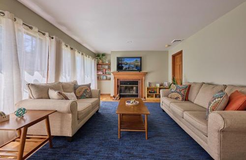 Glen Spey House | Spacious Catskills Serenity nearby Delaware River Gap w Game Rm Pet Friendly and Fenced Yard