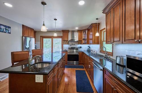 Glen Spey House | Spacious Catskills Serenity nearby Delaware River Gap w Game Rm Pet Friendly and Fenced Yard