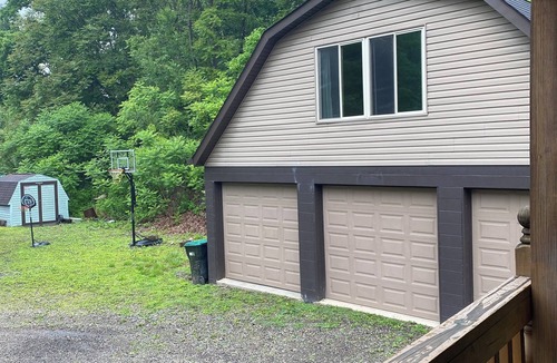 Bairdford House | Spacious cozy retreat, off the beaten path close to all Pittsburgh attractions