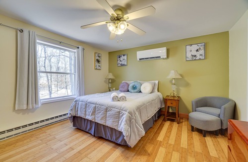 Cresco House | Spacious Cresco Home w/ Pool Table & Deck!