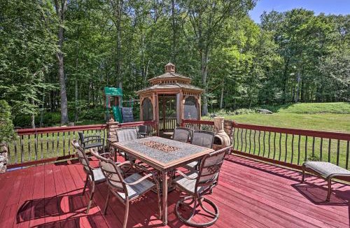 Dingmans Ferry House | Spacious Dingmans Ferry Home with Deck and Yard