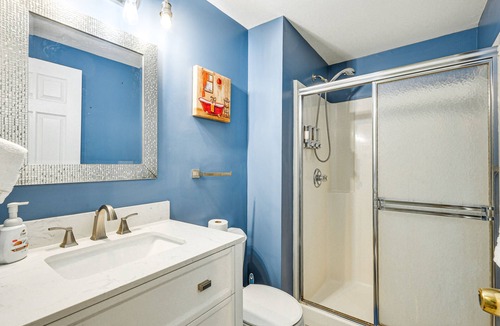 Dundalk House | Spacious Dundalk Townhome: 8 Mi to Inner Harbor!