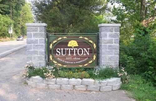 Sutton House | Spacious family friendly 4-BR property with AC, Fireplace and WiFi in Sutton, WV