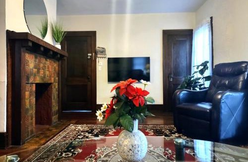Erie Apartment | Spacious Frontier Park Apartment