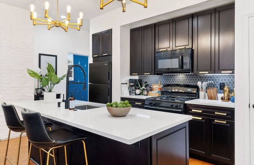 Bloomfield Apartment | Spacious getaway in Little Italy with Parking