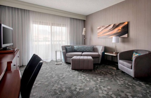 Whippany Hotel | Spacious Good-Value Accommodation! Short Drive to Morristown Green, Pet-Friendly