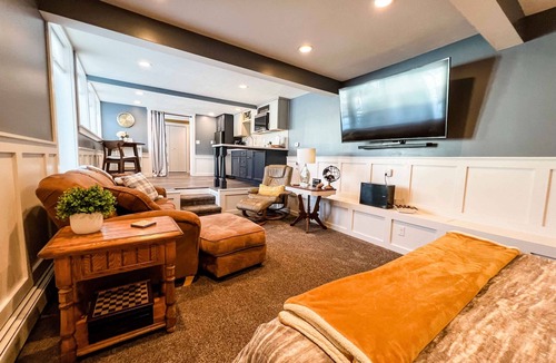 Erie Apartment | Spacious guest suite with a view - 2 minutes from LECOM and the Mall!