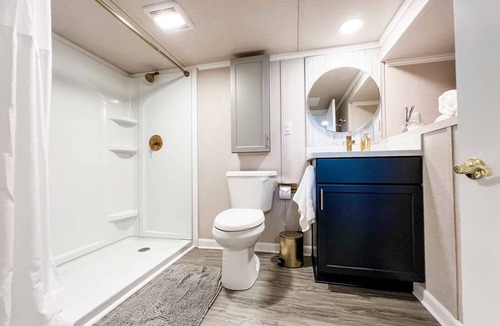 Erie Apartment | Spacious guest suite with a view - 2 minutes from LECOM and the Mall!