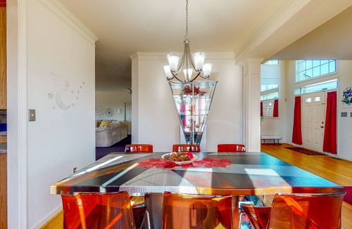 Sykesville House | Spacious home with enclosed yard, deck, children's items, full kitchen, & W/D