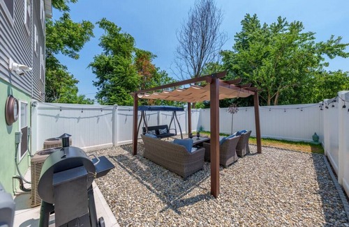 Elizabeth House | (Spacious House – Sleeps up to 8+ guests | Near Airport & City)