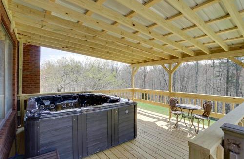 McArthur House | Spacious McArthur Home Private Hot Tub and Pond!